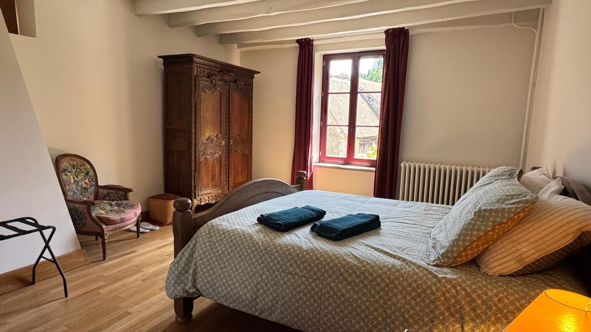 Maison Forte Perreuse Треньї Екстер'єр фото